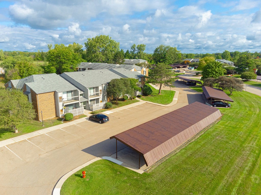 Three Oaks Apartments Exterior and Carport at Three Oaks Apartments, Troy, MI