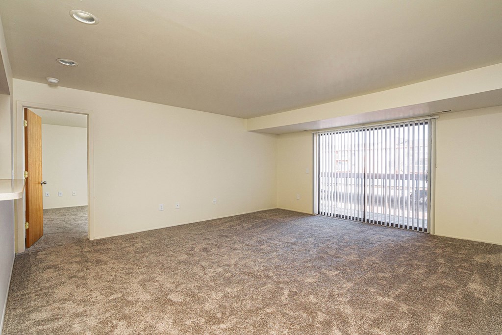 Living Room at Franklin River Apartments, MI 48034