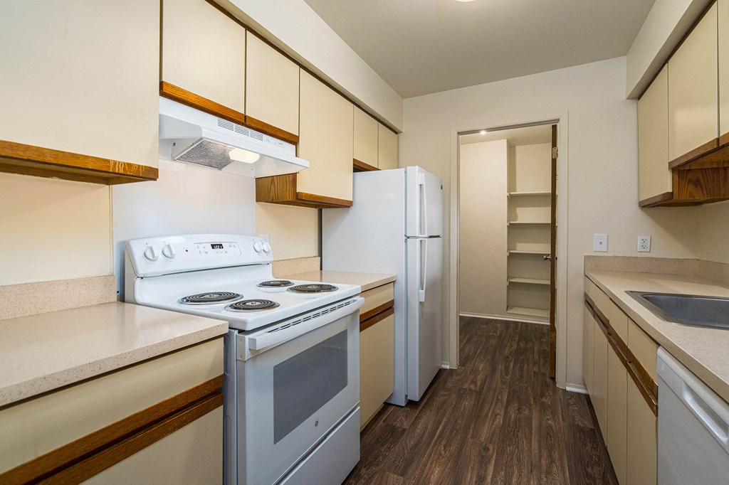 Cali Split Kitchen at Franklin River Apartments, Southfield