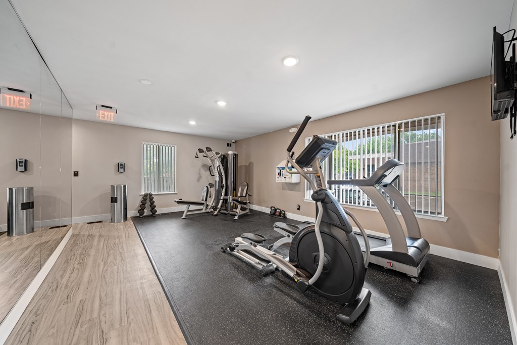 State-of-the-art 24/7 Fitness Center at Knottingham Apartments in Clinton Township, MI.