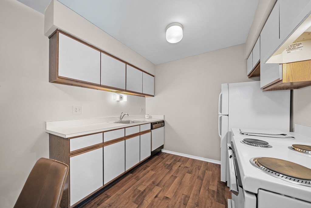 Spacious Kitchen at Lakeside Village Apartments Clinton Township MI