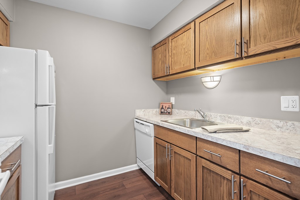 Spacious Kitchen at Lakeside Village Apartments Clinton Township MI