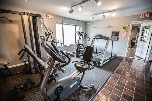 24 Hour Gym and Saunas at Knottingham Apartments, Michigan