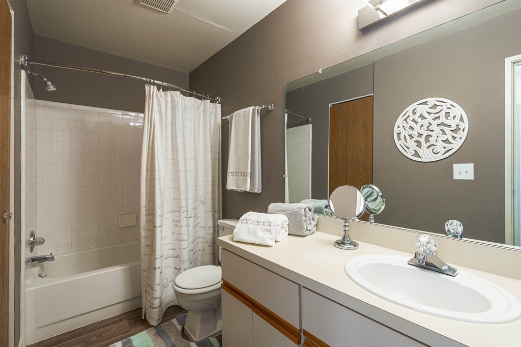 Park Lane Model Bathroomat Park Lane Apartments, Southfield, 48033