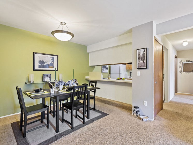 Dining Area at Woodland Villa Apartments, Westland