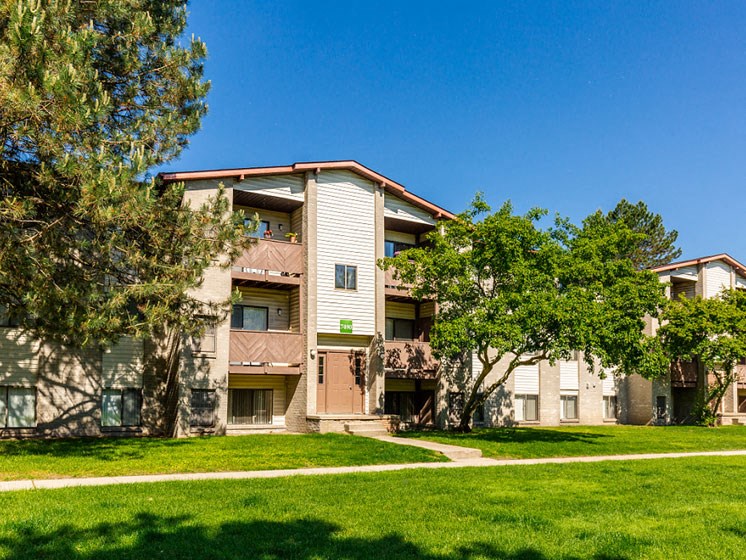 Exterior building at Woodland Villa Apartments, Westland, MI near Plymouth, Canton, Livonia, Detroit