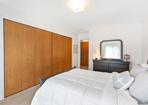 Spacious Closets at Dover Hills Apartments Kalamazoo MI