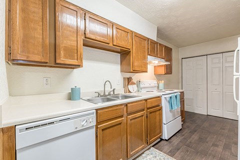Dominium - Park at Mt Zion - Kitchen - 6
