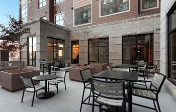 Dominium_1500 Nicollet_Patio - Photo Gallery 4