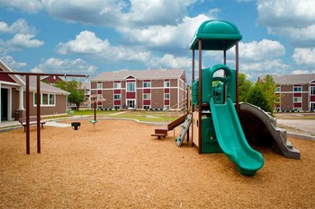 1502 Michigan Place_Outdoor Playground - Photo Gallery 2