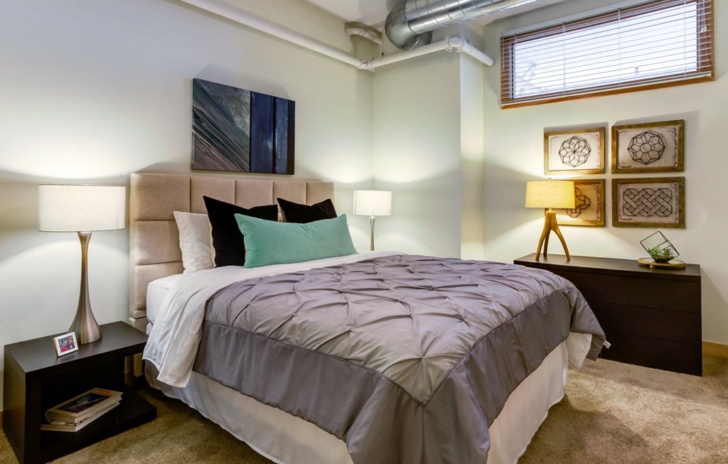 Bedroom high ceiling at Arcade Apartments, St Louis, 63101