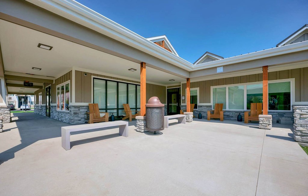 Balmoral_Clubhouse Outdoor Patio