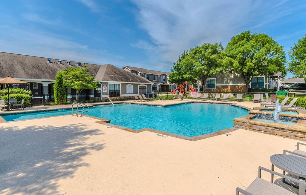 Beckley_Outdoor Swimming Pool