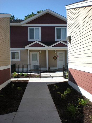 Blooming Glen_Townhome Exterior - Photo Gallery 5