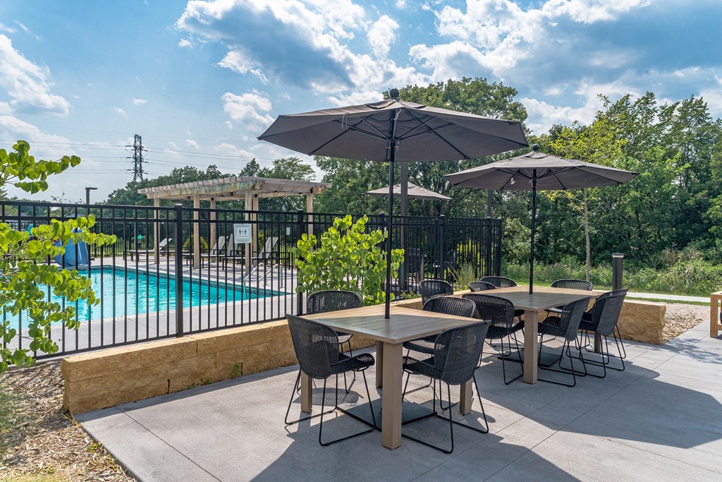 Picnic Area With Pool View at The Bluffs at Liberty Glen, Minnesota 56304