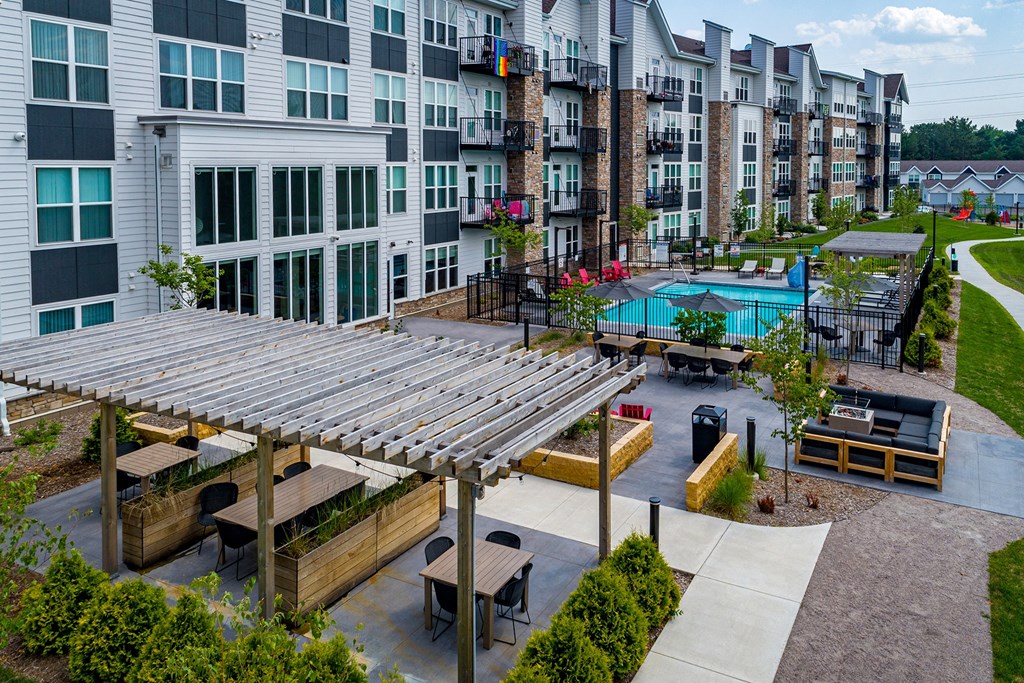 Elegant Exterior View Of Property at The Bluffs at Liberty Glen, St. Cloud, MN 56304