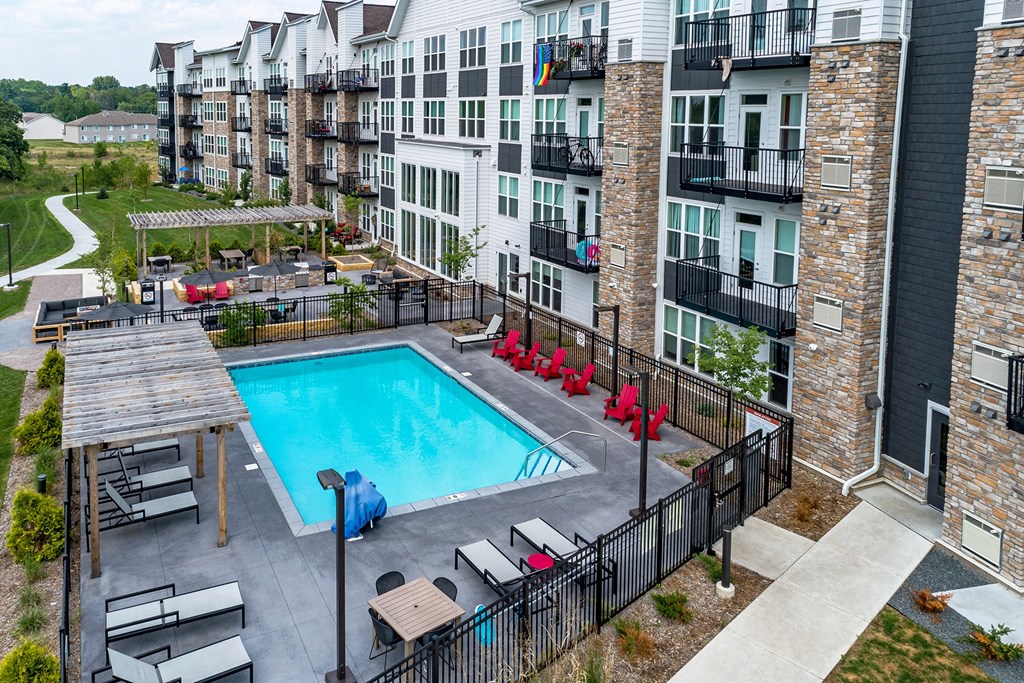 Elegant Exterior View at The Bluffs at Liberty Glen, St. Cloud 