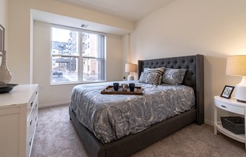 11001 Bren Road East 1-3 Beds Apartment, Affordable for Rent - Photo Gallery 3