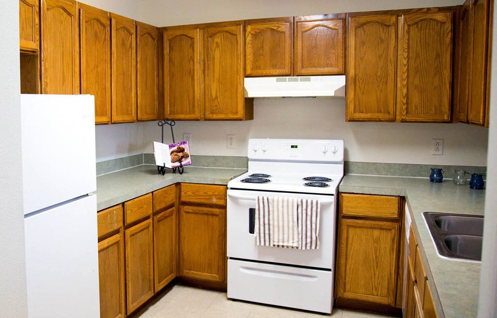 Cathy's Pointe_Model Apartment Kitchen