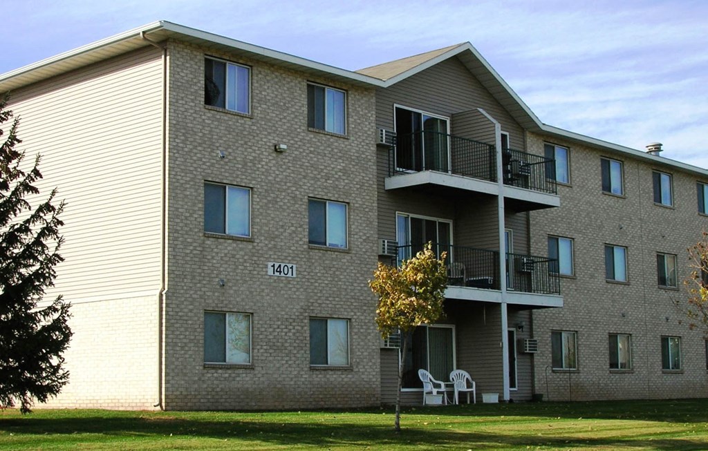 Cedar Ridge_Apartment Exterior