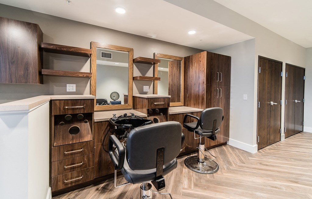 Dominium-Centennial Crossings-Beauty Salon
