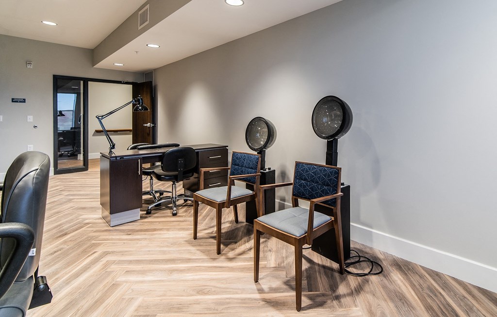 Dominium-Centennial Crossings-Beauty Salon