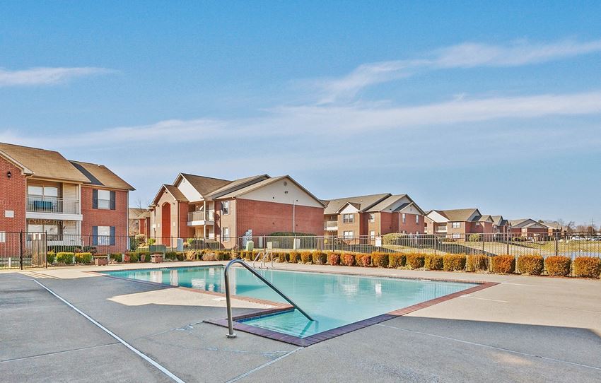 Dominium-Chapel Ridge of Gallatin-Pool - Photo Gallery