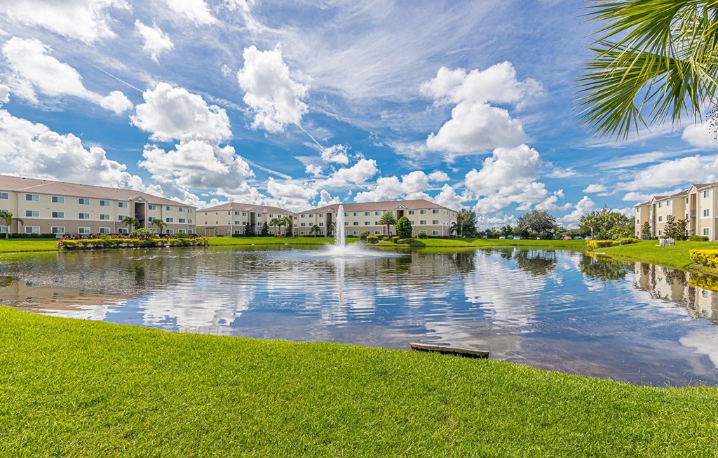 Dominium-Chapel Trace-Pond