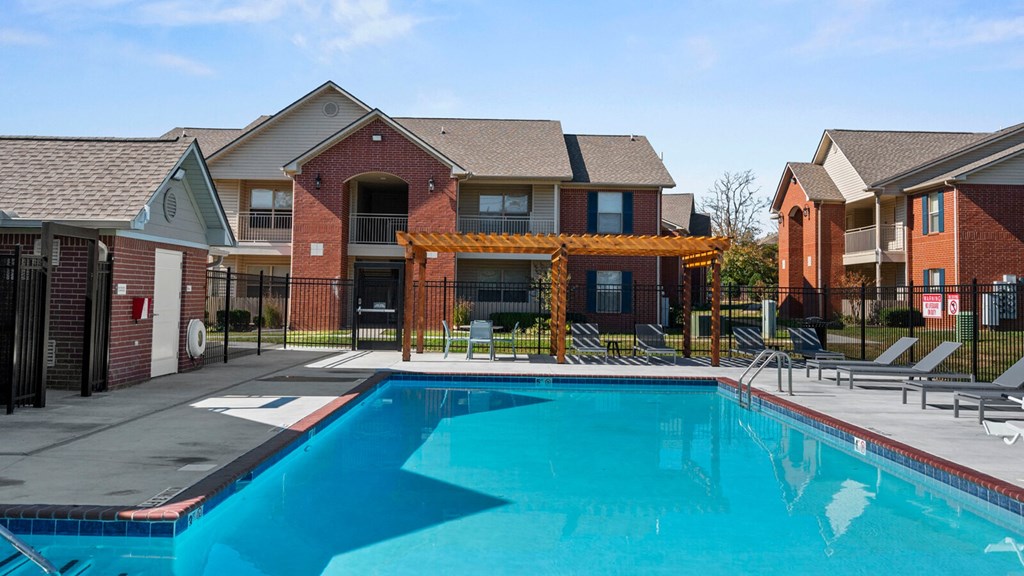 Dominium-Chapel-Ridge-of-Gallatin-Pool-16