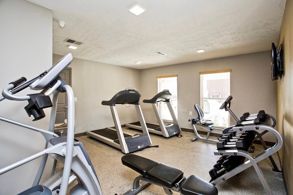 Fitness Center at Chariot Pointe Apartments, Tennessee