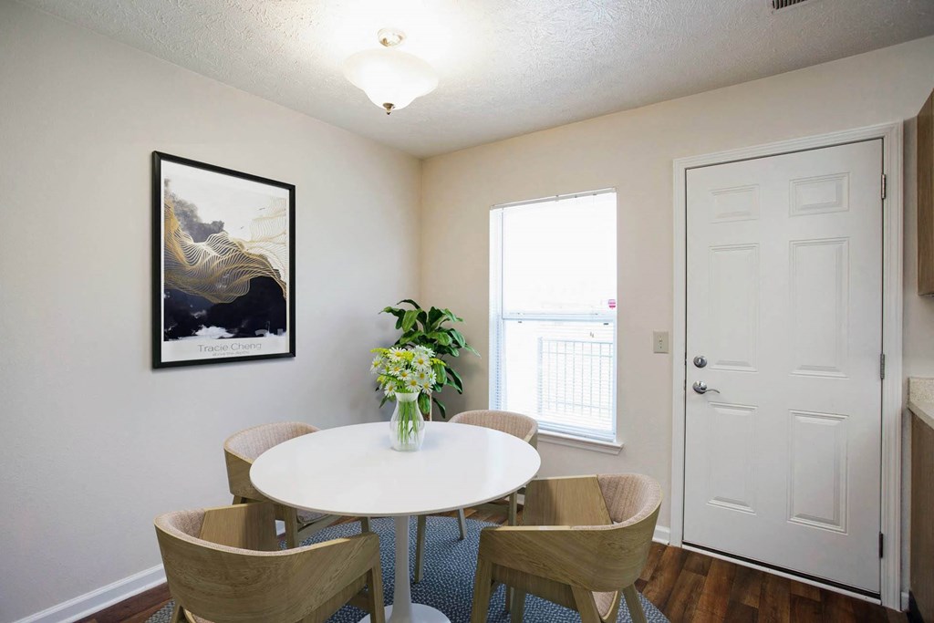 Dining Room at Chariot Pointe Apartments, Tennessee, 37130