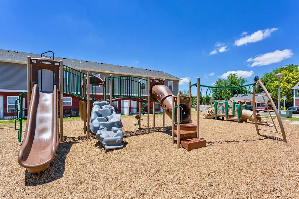 Play Area at Chariot Pointe Apartments, Murfreesboro 