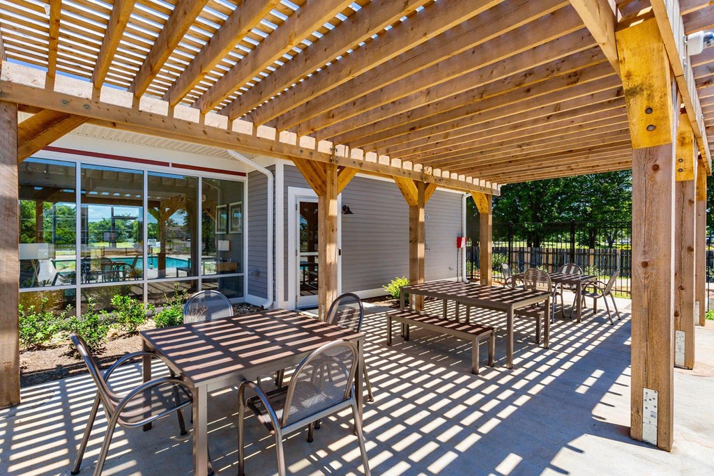 Shaded Patio at Chariot Pointe Apartments, Murfreesboro, TN