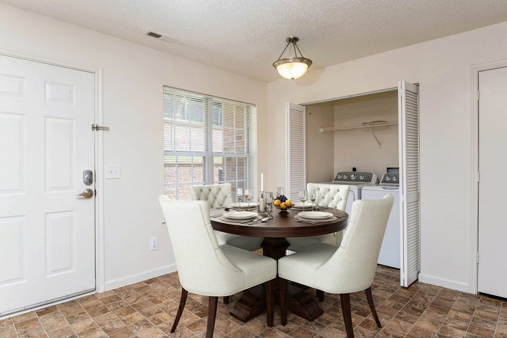 Dining Area at The Bluffs at Cherry Hills, Omaha, 68122