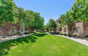 Copper Cove_Courtyard - Photo Gallery 3