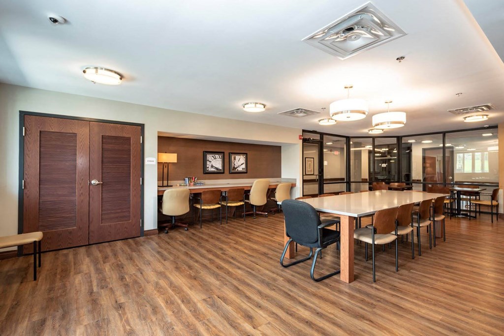 Courtyard_Business Center