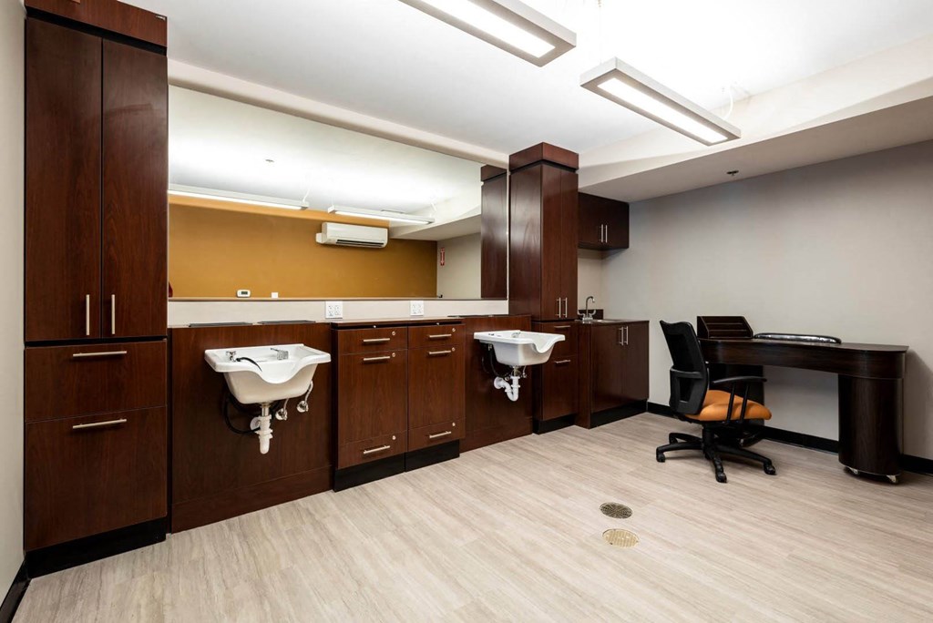 Courtyard_Beauty Salon