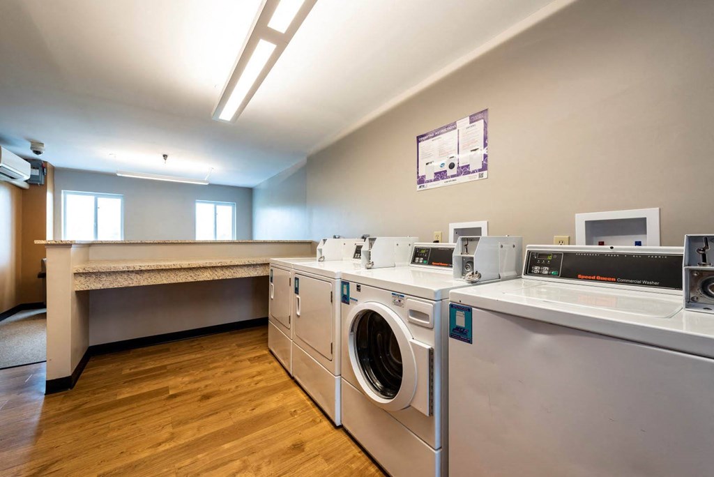 Courtyard_Model Apartment Laundry Room