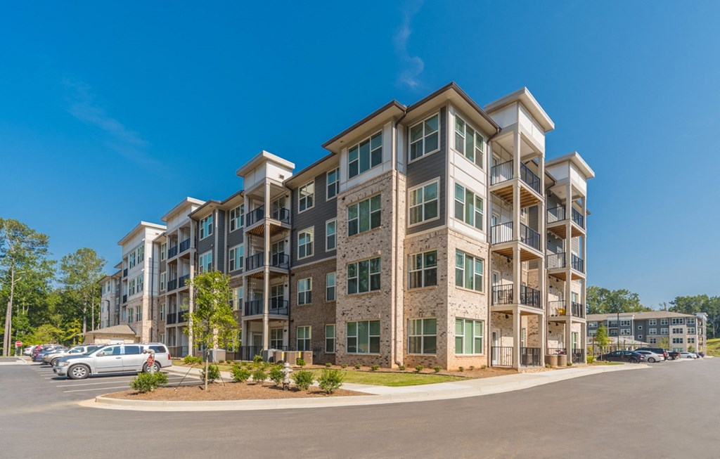 Exterior building at Covington Crossings 55+ Senior Living, Covington, Georgia