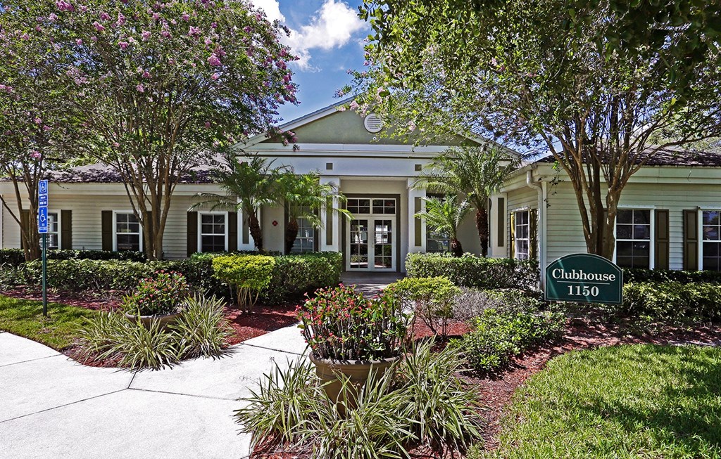 Dominium-Crossings at Cape Coral-Exterior Clubhouse
