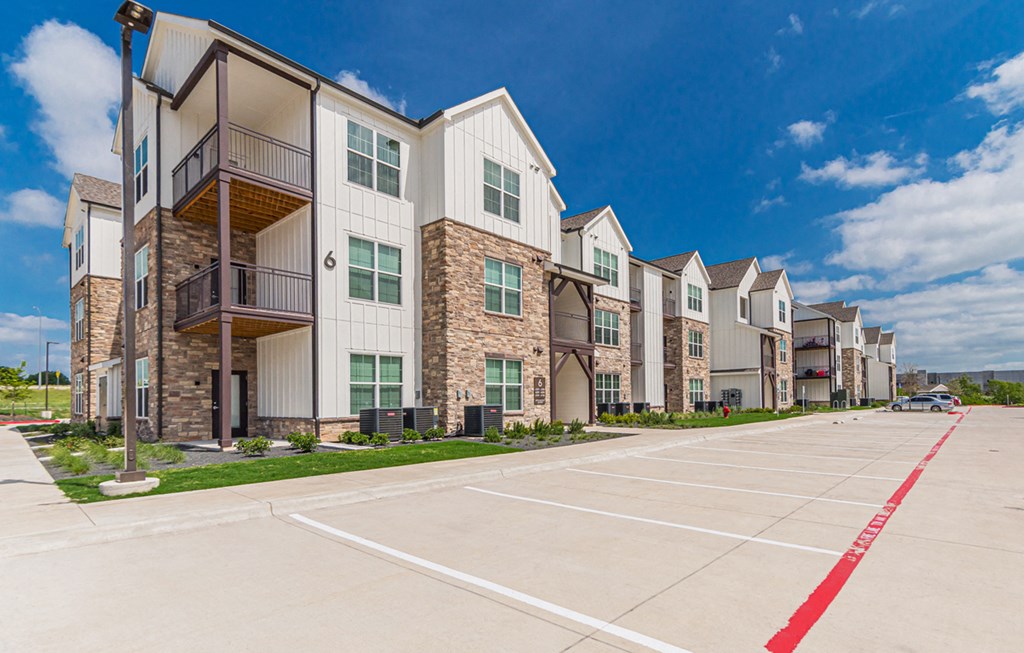 Dominium-Crossroad Commons-Exterior at Crossroad Commons, Manor Texas