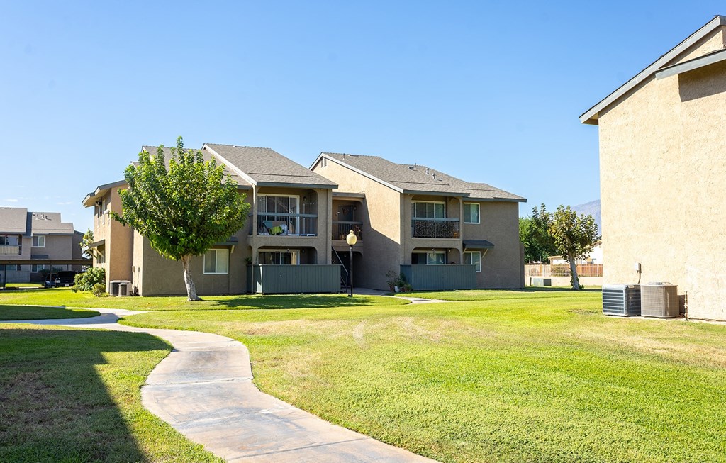 Dominium-Desert Palms-Exterior