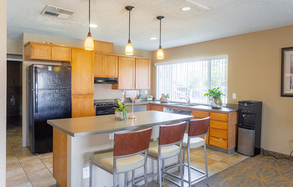 Dominium-Desert Palms-Community Kitchen