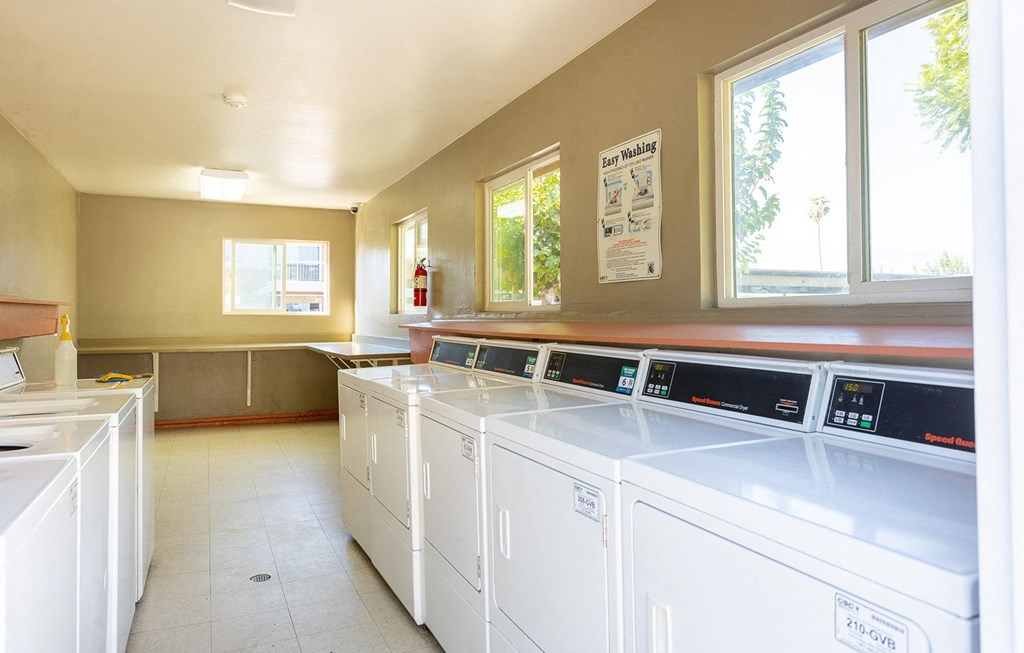 Dominium-Desert Palms-Laundry Facility