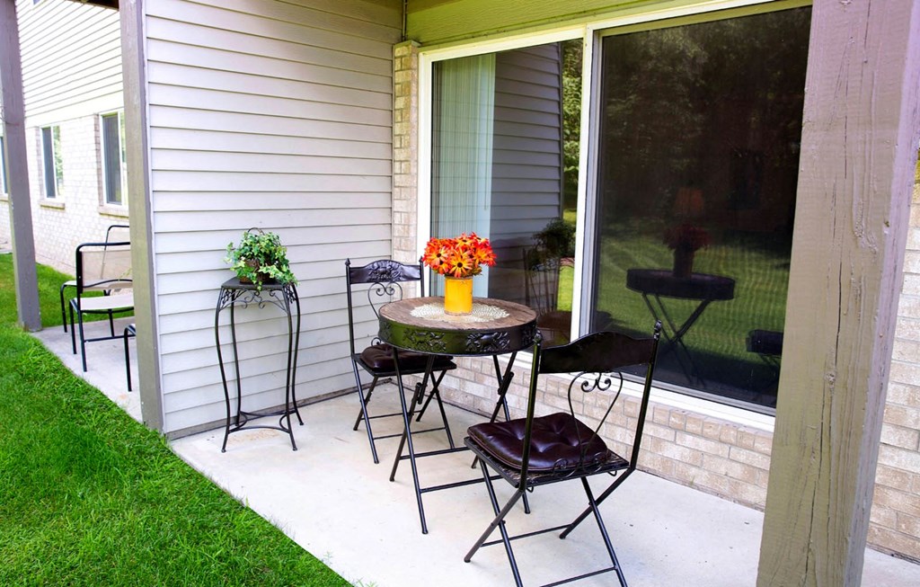 Dove Tree_Model Apartment Patio