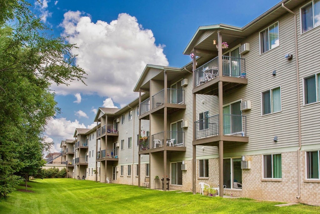 Dove Tree_Apartment Exterior