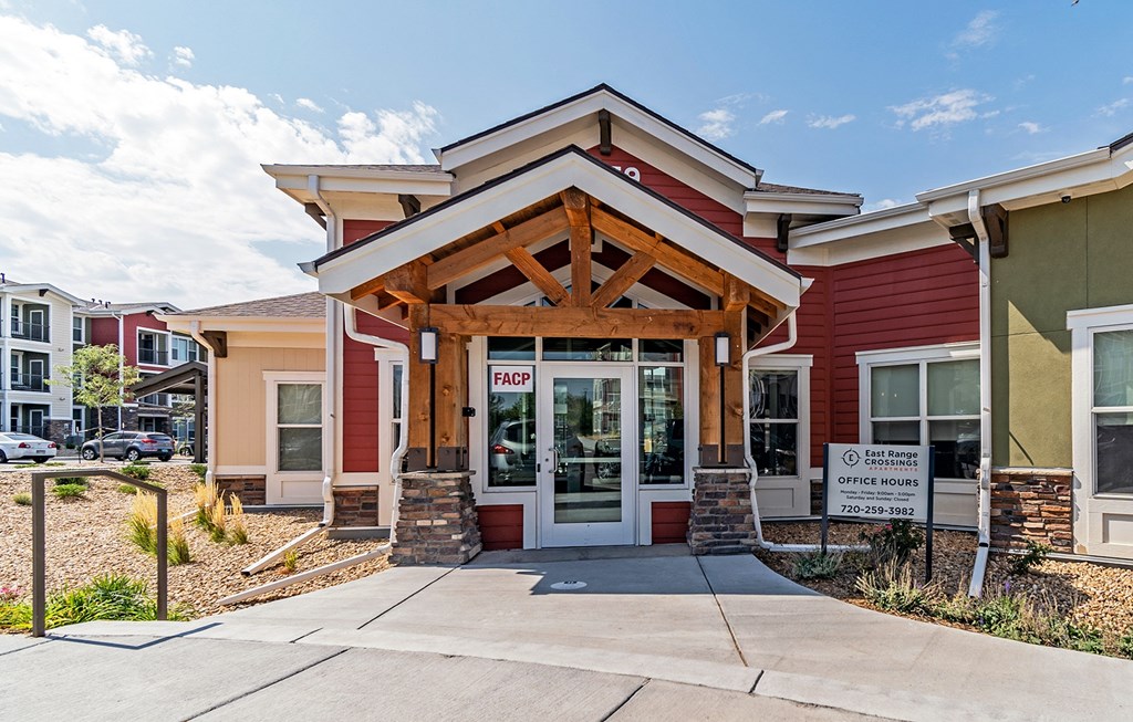 East Range Crossings_Leasing Office Exterior