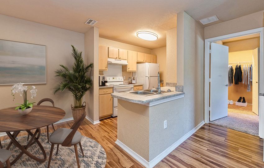 Dominium-Enclave at Pine Oaks-Kitchen - Photo Gallery