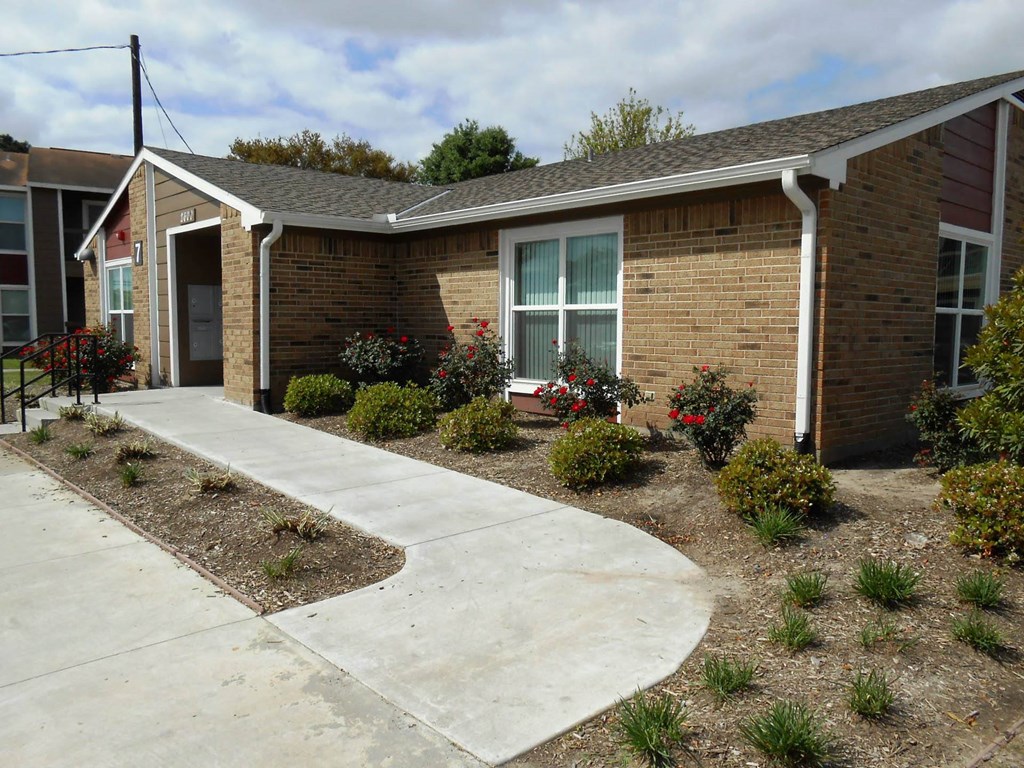 Fox Run_Office Exterior