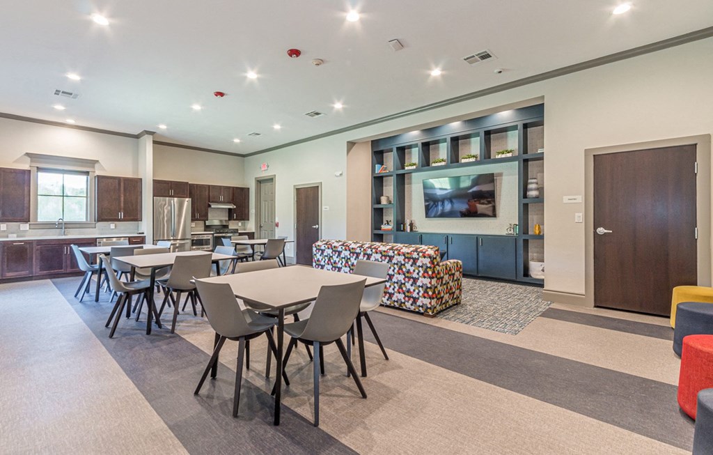 Dominium-Franklin Park-Activity Center